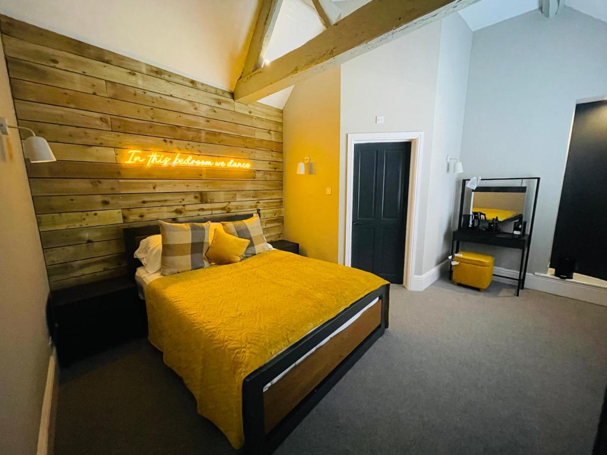 Отель The White Horse Shipston-on-Stour Экстерьер фото